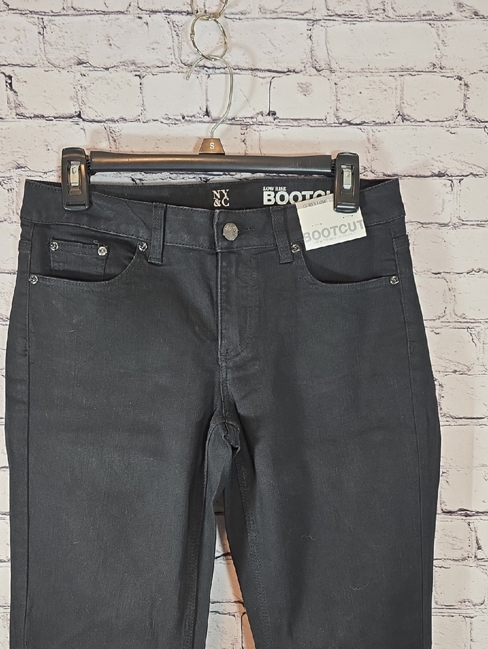 New York & Company Black Curvy Low-Rise Bootcut Jeans Size 6 NWT - Picture 4 of 14